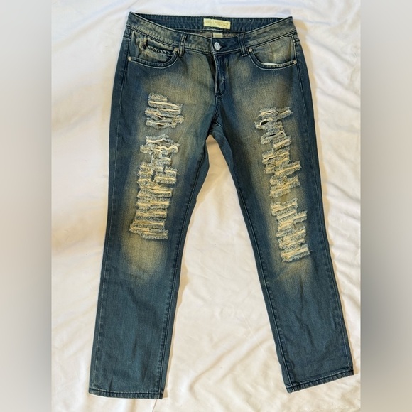 Almost Famous Women’s Distressed Skinny Jeans - Size 11 - Picture 1 of 9